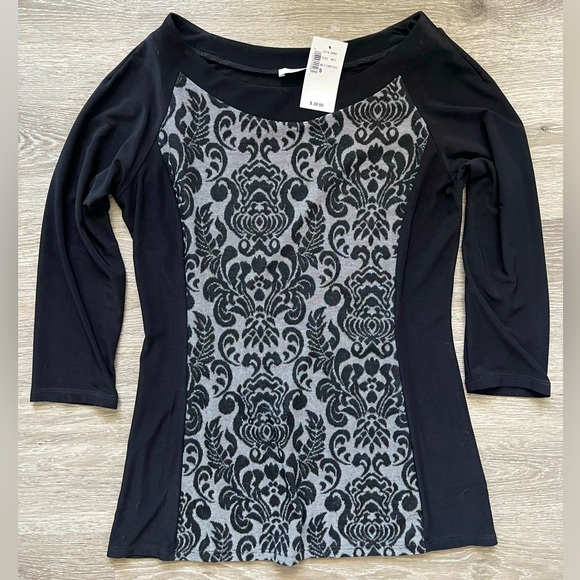 Black and Gray Patterned Women's Top - Picture 1 of 4